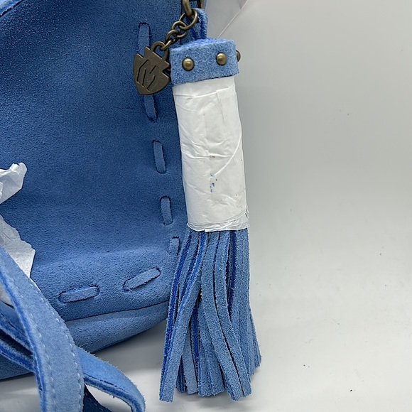 Minnetonka NWT Beautiful Light Blue Leather Crossbody Bag Purse 🌺🌺 - Picture 7 of 7